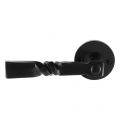 GPF Bouwbeslag Smeedijzer 6245.60-00L/R Nokka deurkruk op ronde rozet 53x5 mm links-rechtswijzend smeedijzer zwart GPF6245600200-00