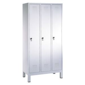 Orbis garderobekast HxBxD 1850x900x500 mm 3 vakken klinksluiting poten geperforeerd figuur in deur RAL 7035 403336