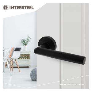 Intersteel Living 1693 deurkruk Bastian op ronde rozet 52x10 mm met nokken mat zwart 0023.169302