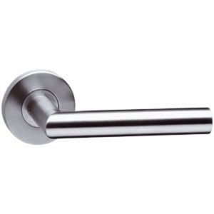 Intersteel Living 1317 gatdeel deurkruk rechts Hoek 90 graden op rond rozet 55 mm plus 7 mm nokken RVS EN 1906/4 0035.131702A