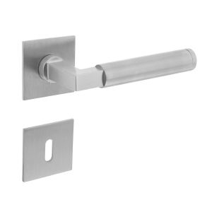 Intersteel Essentials 1849 deurkruk Baustil vastdraaibaar geveerd op vierkante magneet rozet met sleutelplaatje RVS 0035.184903