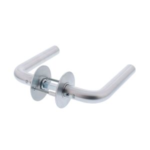 P+E 8115 deurkruk L-model op ronde rozet 8 mm stift RVS geborsteld ZW-8115-A00-130