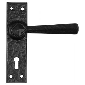 Kirkpatrick KP2445R BB56 deurkruk gatdeel op schild 152x38 mm BB 56 mm rechtswijzend smeedijzer zwart TH6244560301